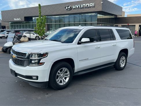 Used 2018 Chevrolet Suburban LT image 1
