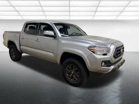 Used 2023 Toyota Tacoma SR5 RWD image 2