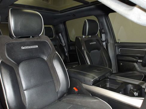 Used 2024 RAM 1500 Laramie AWD/4WD image 17