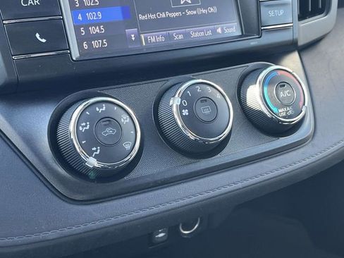 Used 2017 Toyota RAV4 LE image 29