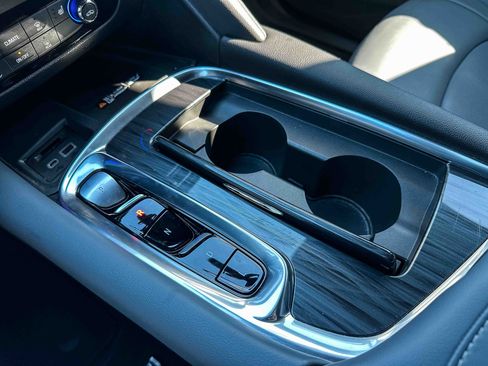 Used 2023 Buick Enclave Essence w/ Sport Touring Edition FWD image 35