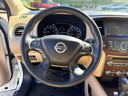 Used 2018 Nissan Pathfinder Platinum w/ Cargo Package AWD/4WD image 28