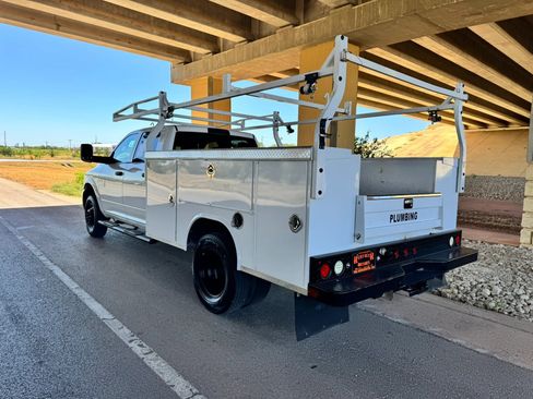 Used 2018 RAM 3500 Tradesman w/ Chrome Appearance Group AWD/4WD image 5