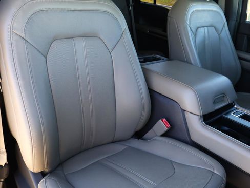 Used 2018 Ford Expedition Limited w/ Equipment Group 301A image 19