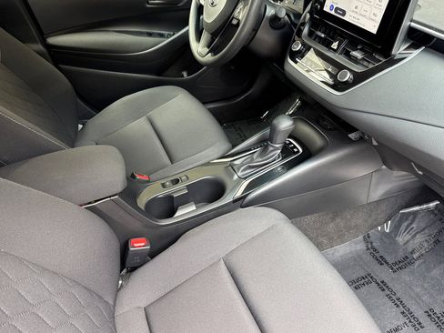 Used 2025 Toyota Corolla LE w/ LE Premium Package FWD image 21