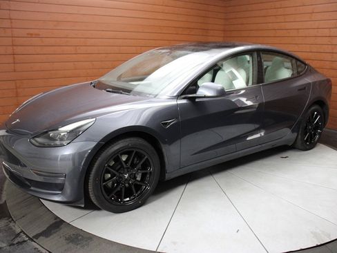 Used 2022 Tesla Model 3 image 64