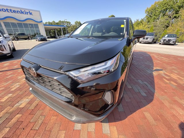 Used 2023 Toyota RAV4 LE FWD image 27