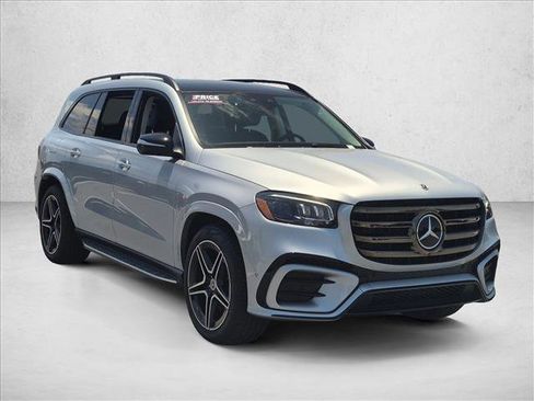 Used 2026 Mercedes-Benz GLS 450 4MATIC image 4