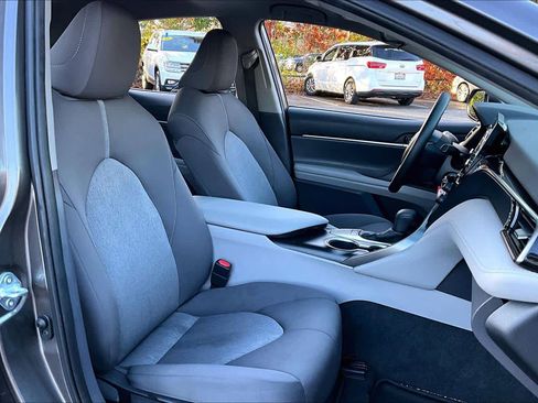 Certified 2022 Toyota Camry LE image 8