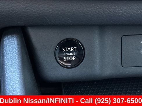 Used 2024 Nissan Rogue SV FWD image 33