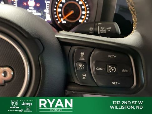 Used 2024 Jeep Gladiator Sport image 37