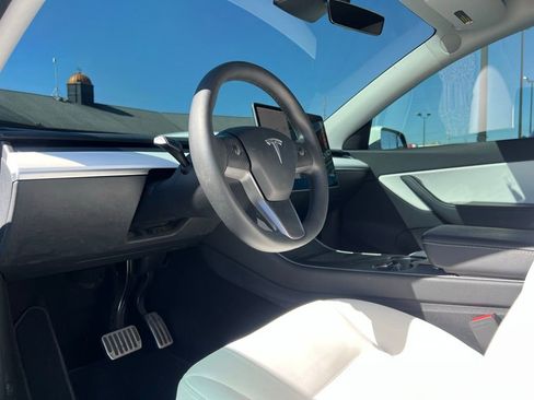 Used 2020 Tesla Model Y Long Range image 53
