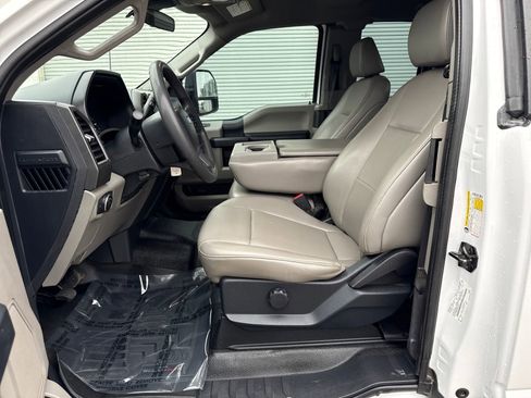 Used 2022 Ford F350 XL w/ Power Equipment Group image 9