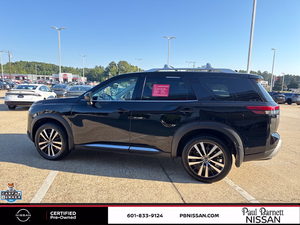 Certified 2025 Nissan Pathfinder Platinum FWD image 11