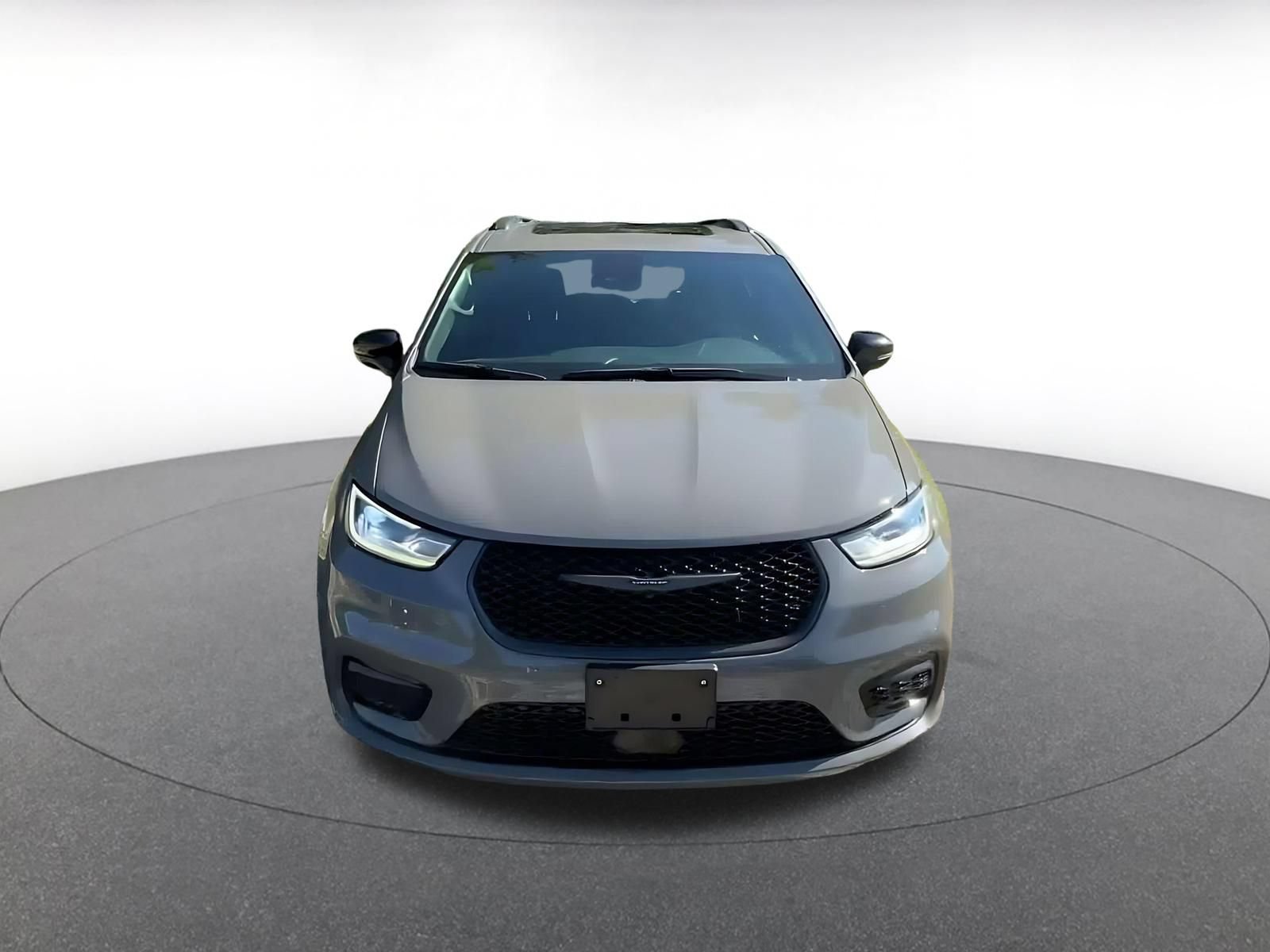 Used 2025 Chrysler Pacifica Limited FWD image 4