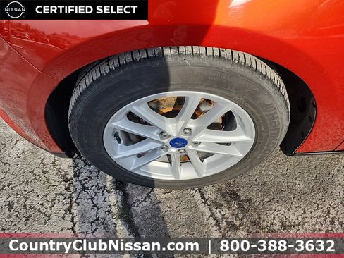 Used 2018 Ford Focus SE image 30