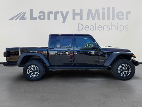 New 2025 Jeep Gladiator Rubicon w/ Safety Group image 6