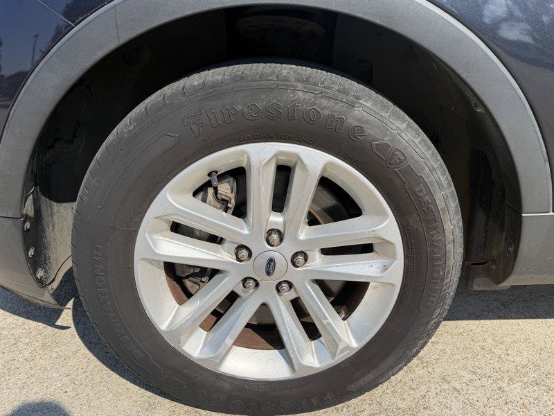 Used 2017 Ford Explorer XLT w/ Equipment Group 202A FWD image 8