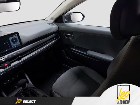 Used 2025 Kia K4 FWD image 21