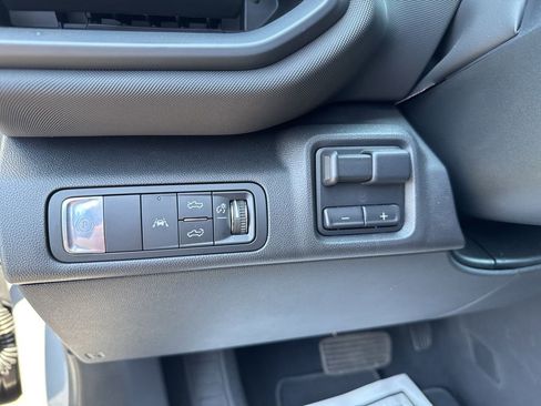 Used 2025 Chevrolet Silverado EV LT image 21