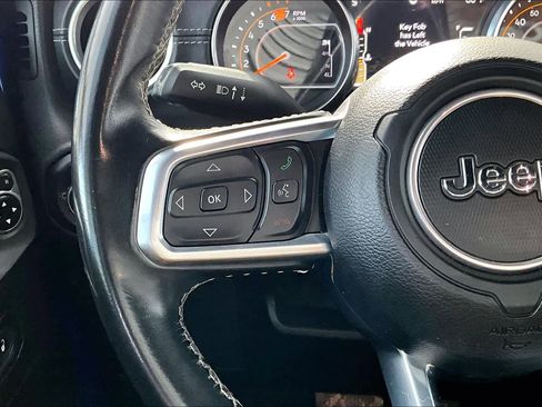 Used 2020 Jeep Wrangler Unlimited Sahara image 24