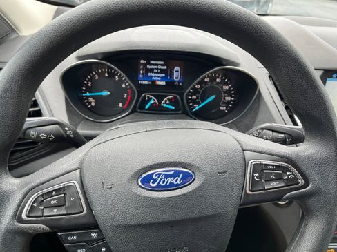 Used 2019 Ford Escape SE image 16