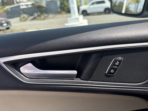 Used 2019 Ford Edge SEL FWD image 17