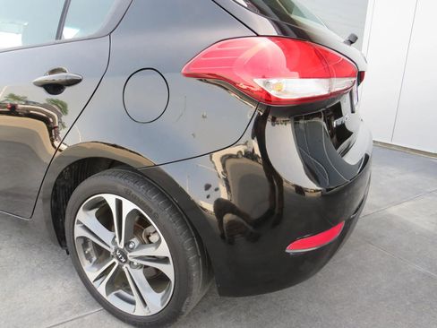 Used 2017 Kia Forte LX image 25