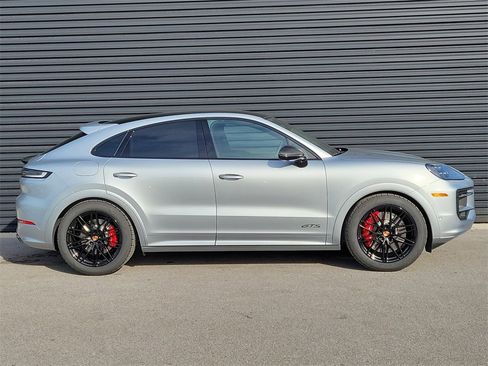 New 2026 Porsche Cayenne GTS image 8