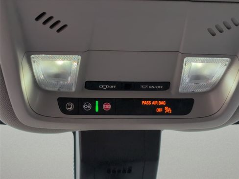 Used 2023 Chevrolet Equinox LT image 17