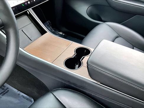 Used 2020 Tesla Model Y Long Range image 16