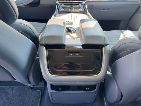 Used 2023 Lincoln Navigator Black Label AWD/4WD image 25