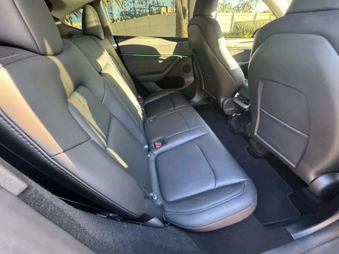 Used 2024 Tesla Model Y Long Range RWD image 13
