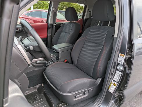 Used 2023 Toyota Tacoma SR5 AWD/4WD image 15
