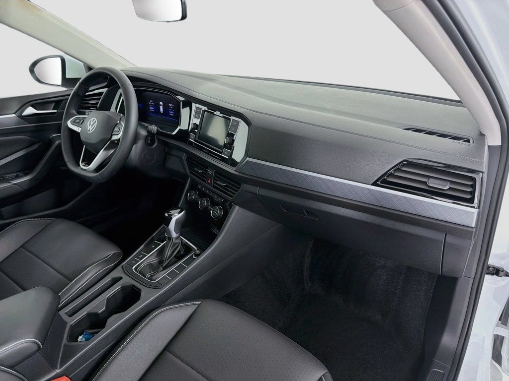 Used 2024 Volkswagen Jetta SE FWD image 26