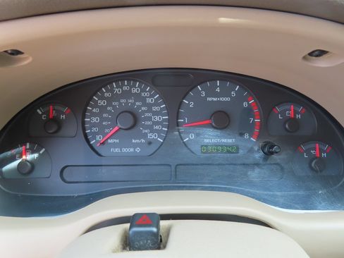 Used 2004 Ford Mustang GT RWD image 26