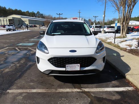 Used 2022 Ford Escape SE image 12