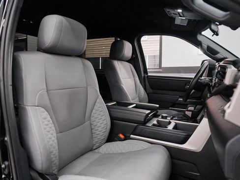 Used 2025 Toyota Tundra SR image 32