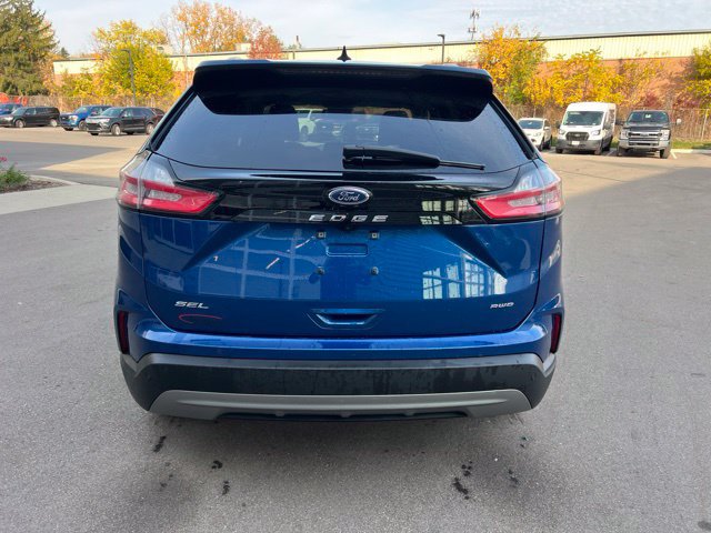 Used 2024 Ford Edge SEL w/ Convenience Package AWD/4WD image 6