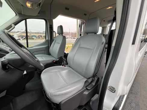 Used 2018 Ford Transit 350 XL image 40