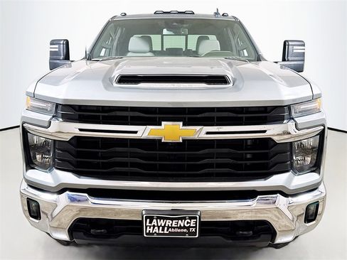 Certified 2024 Chevrolet Silverado 2500 LT w/ Texas Edition image 2