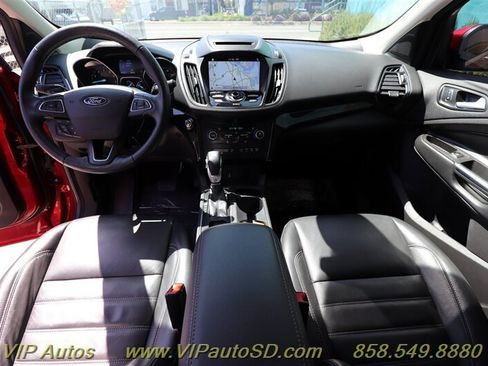 Used 2018 Ford Escape Titanium image 10