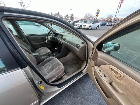 Used 1998 Toyota Camry CE image 12