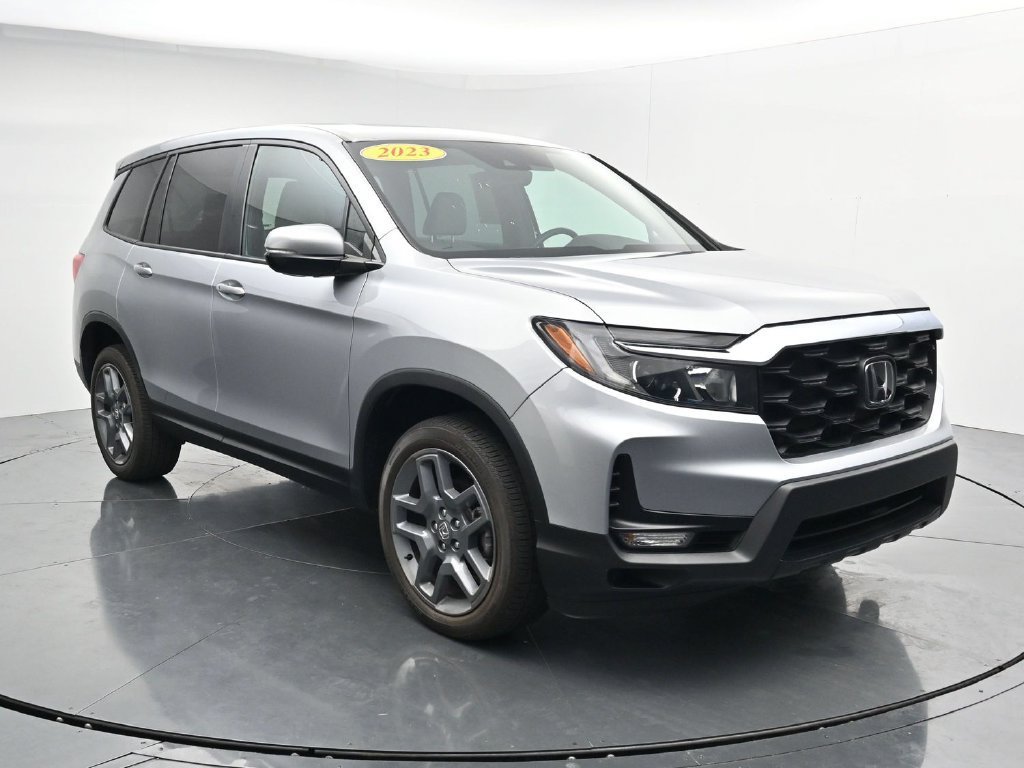 Used 2023 Honda Passport EX-L image 2