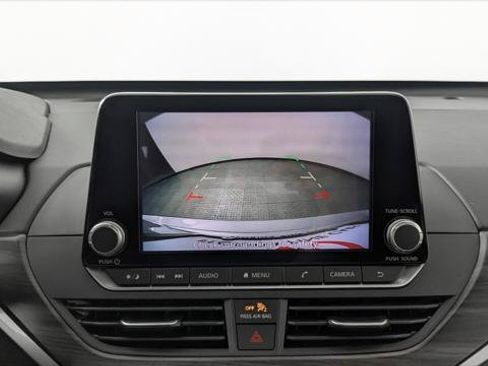Used 2024 Nissan Altima 2.5 SV FWD image 29
