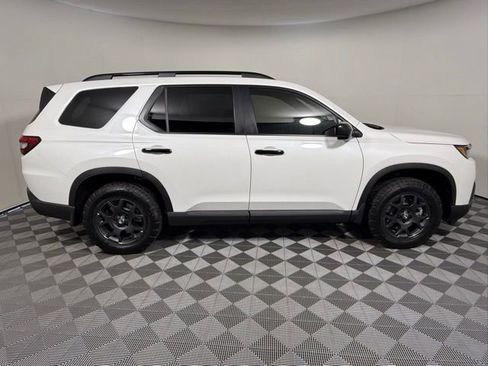New 2026 Honda Pilot TrailSport image 8