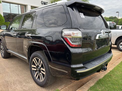 Used 2020 Toyota 4Runner Limited AWD/4WD image 5