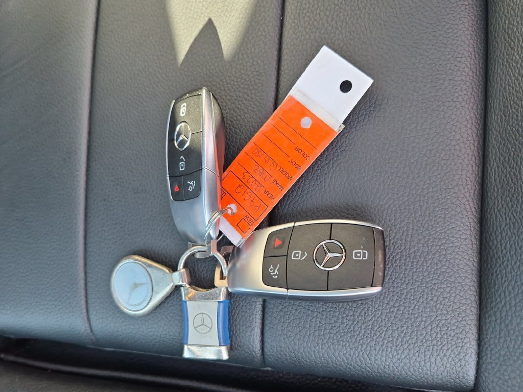 Used 2023 Mercedes-Benz GLB 250 image 34