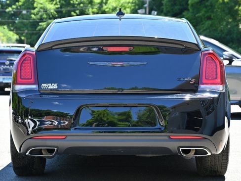 Used 2021 Chrysler 300 S w/ S Model Appearance Package RWD image 6