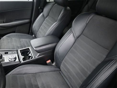 Used 2024 Mitsubishi Outlander SE image 18